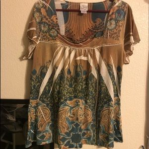 🌺Sale: 2/$16🌺Fashion Bug 18/20 Sublimination Tee